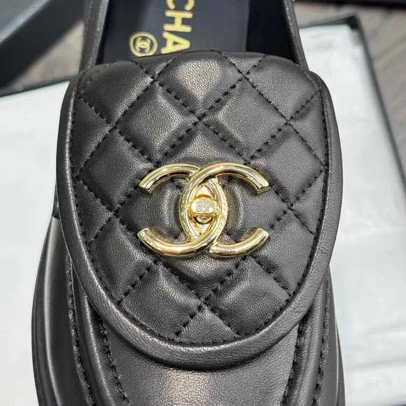 CHANEL Black Loafers with Gold Emblem - Picture 4 of 7